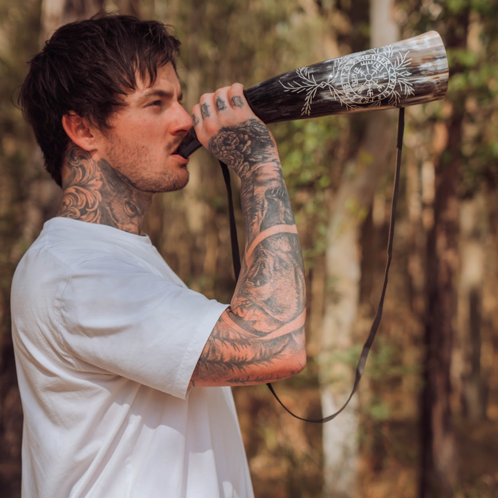 BLOWING HORNS – Modern Viking